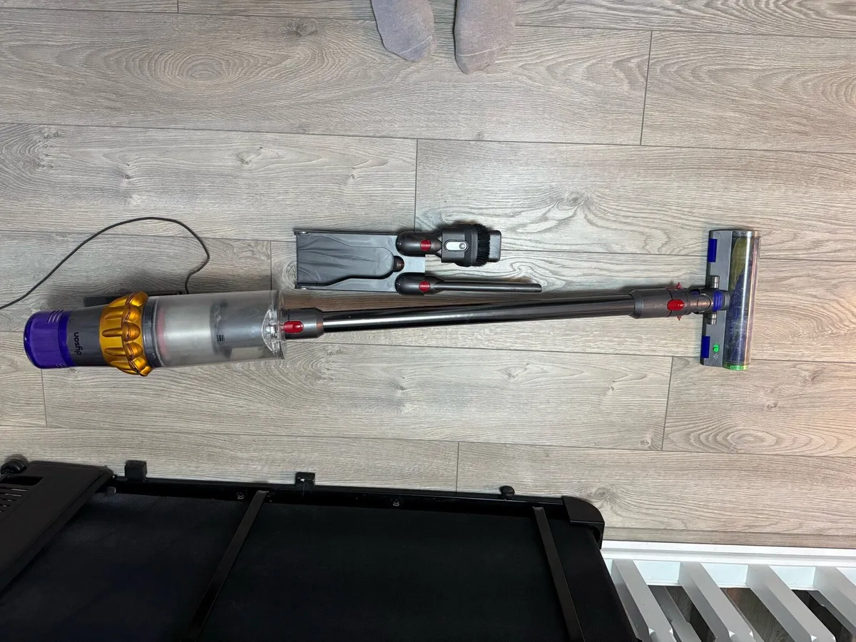 Dyson V15 Detect Cordless Vacuum Cleaner - Image 1