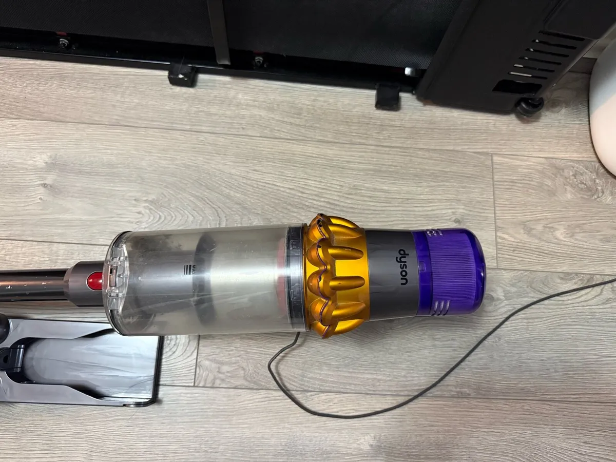 Dyson V15 Detect Cordless Vacuum Cleaner - Image 3