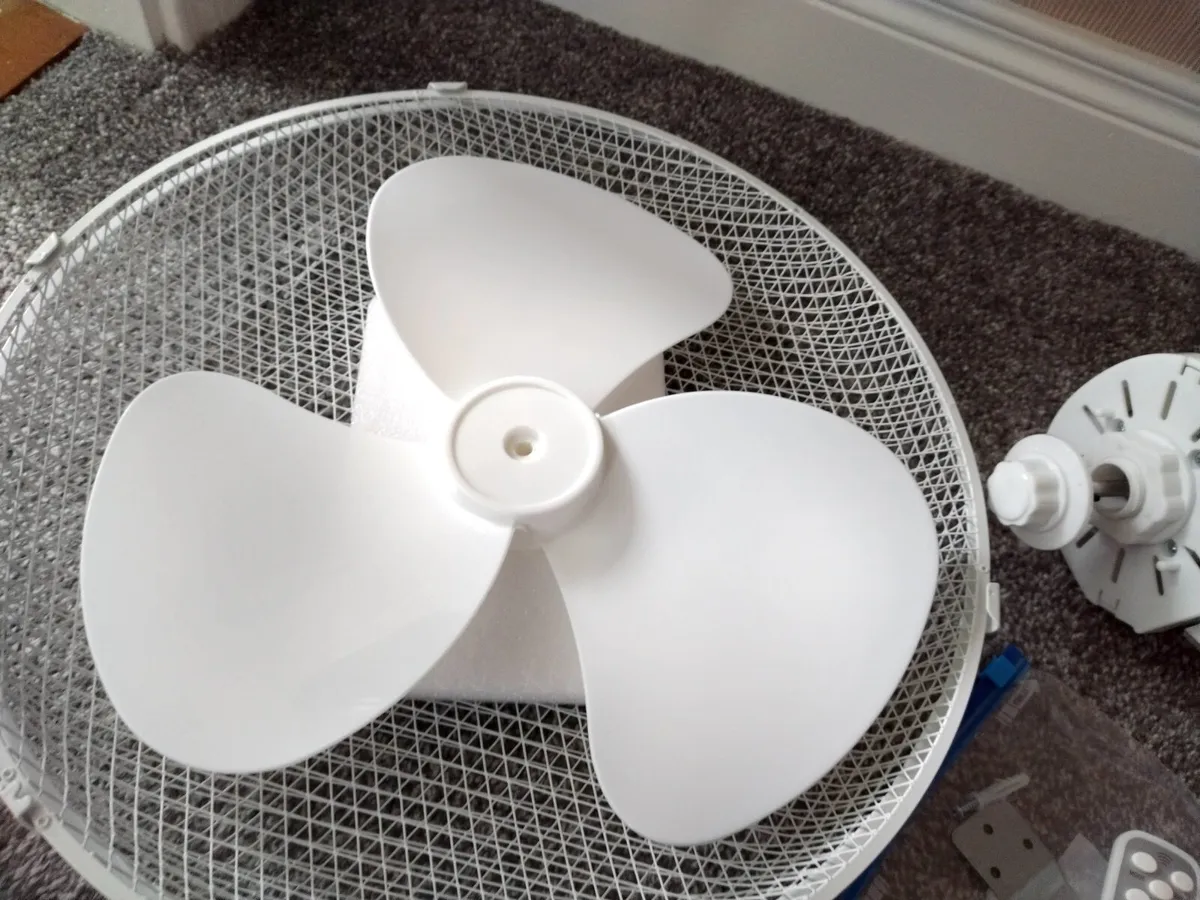 Wall Mounted Room Fan with Remote Control €35 - Image 4