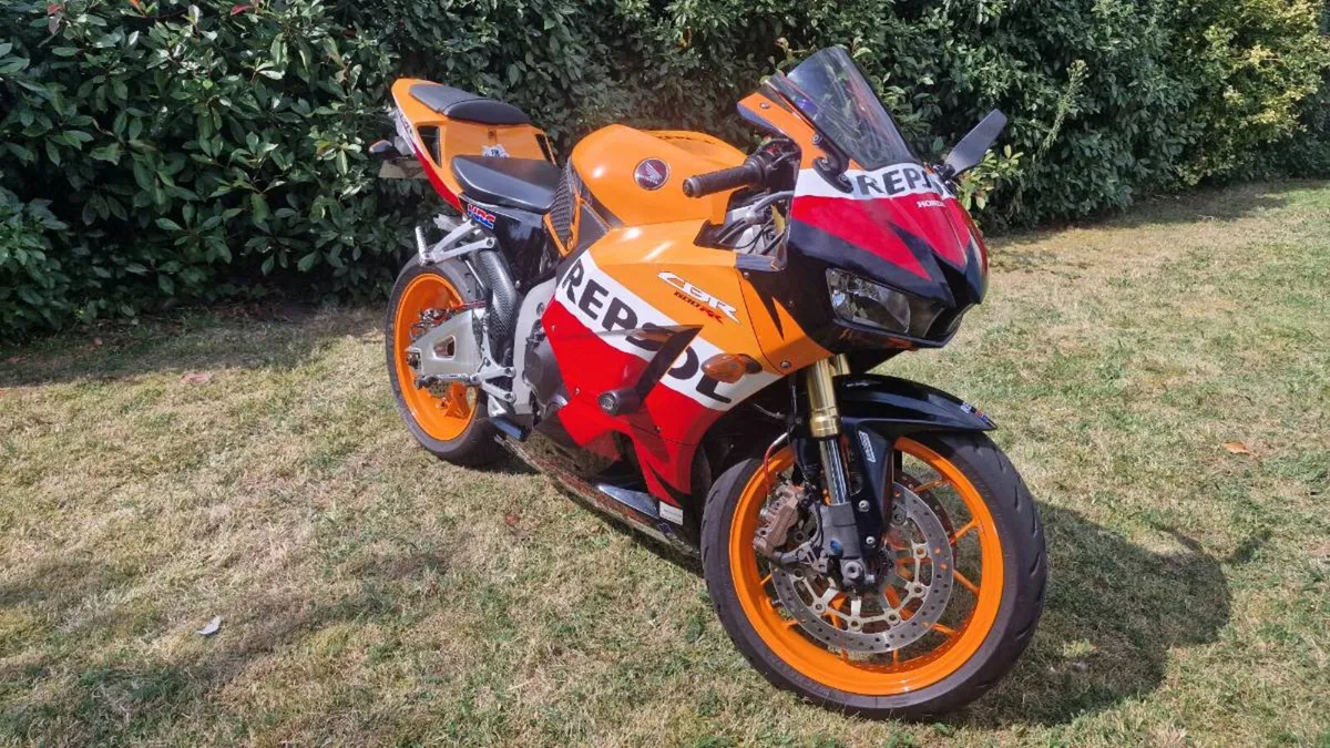 Honda cbr600rr 2015 REPSOL EDITION - Image 3