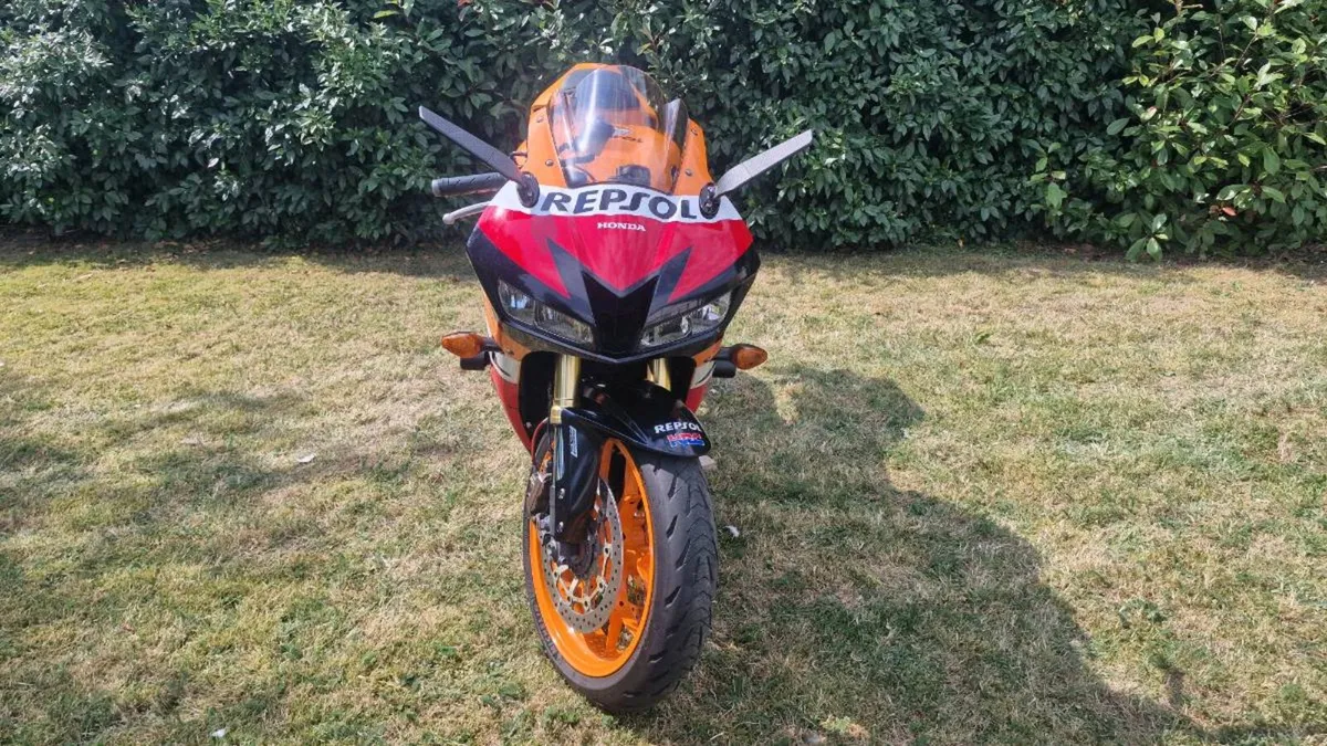 Honda cbr600rr 2015 REPSOL EDITION - Image 4
