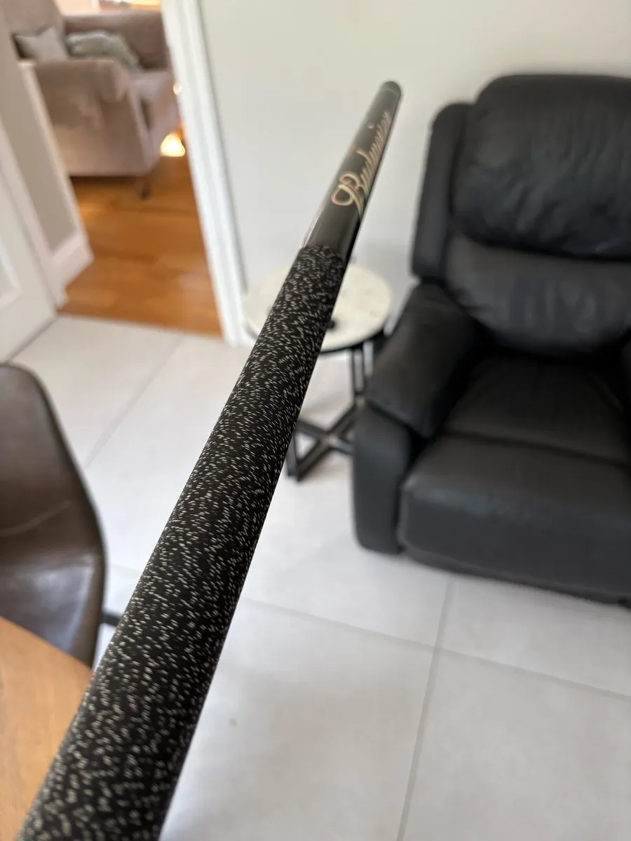 Budweiser pool cue - Image 3