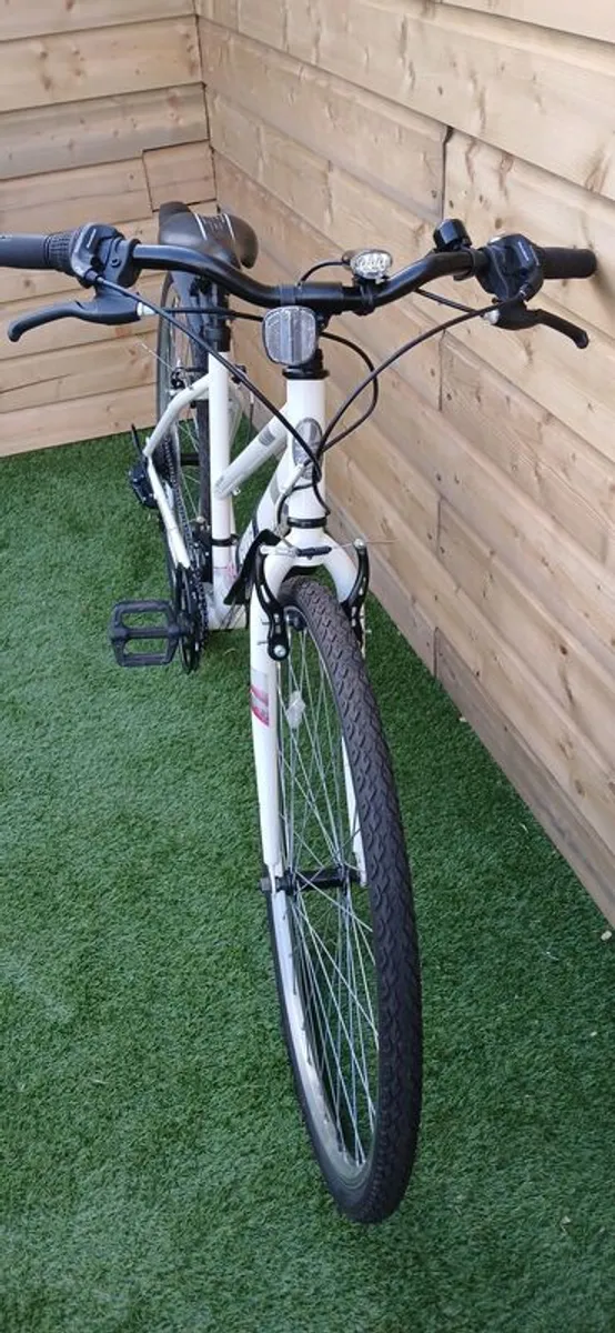 Girls bike 8years to 15years. - Image 3