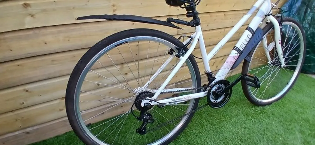 Girls bike 8years to 15years. - Image 4