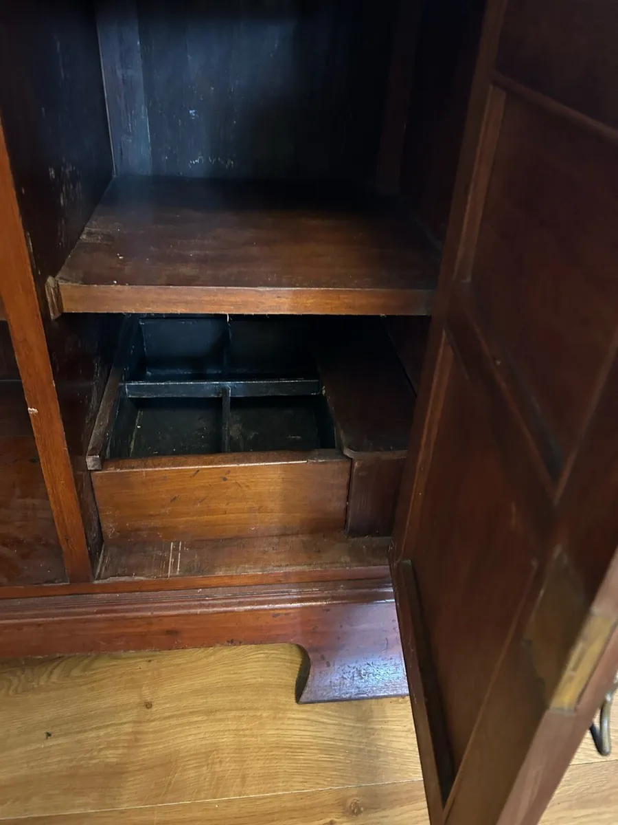 Antique sideboard - Image 3