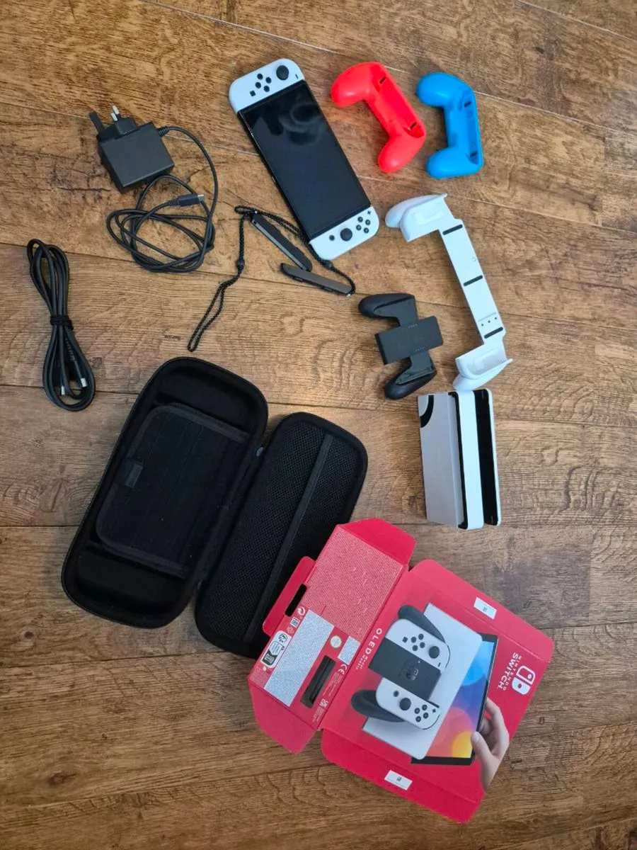 Nintendo Switch OLED White - Image 1