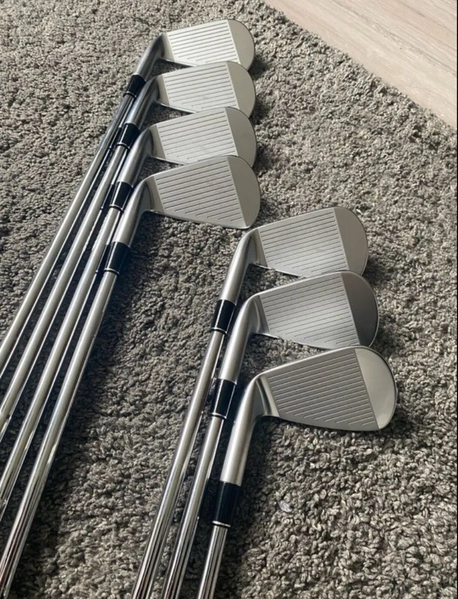 As New Srixon ZXi5 4-PW (DG Tour issue) - Image 2