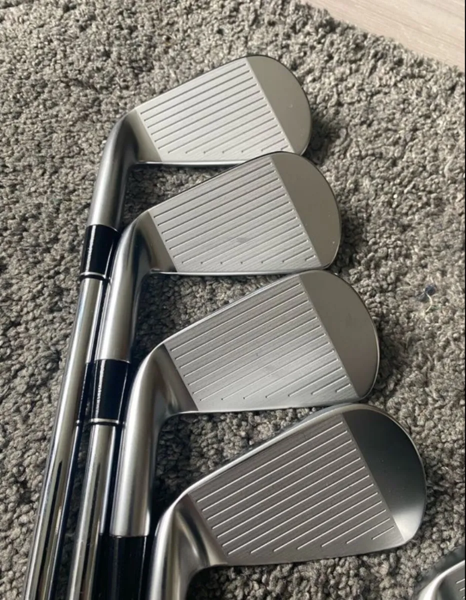As New Srixon ZXi5 4-PW (DG Tour issue) - Image 3