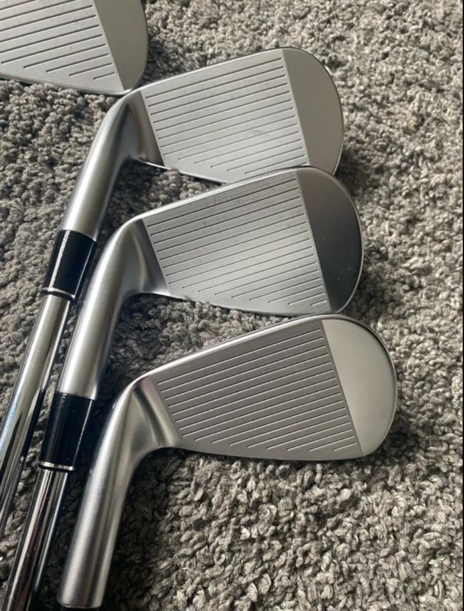 As New Srixon ZXi5 4-PW (DG Tour issue) - Image 4