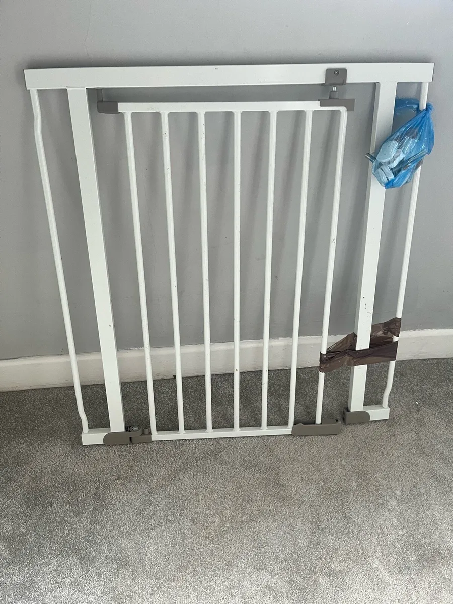 Free Stair gate - Image 1