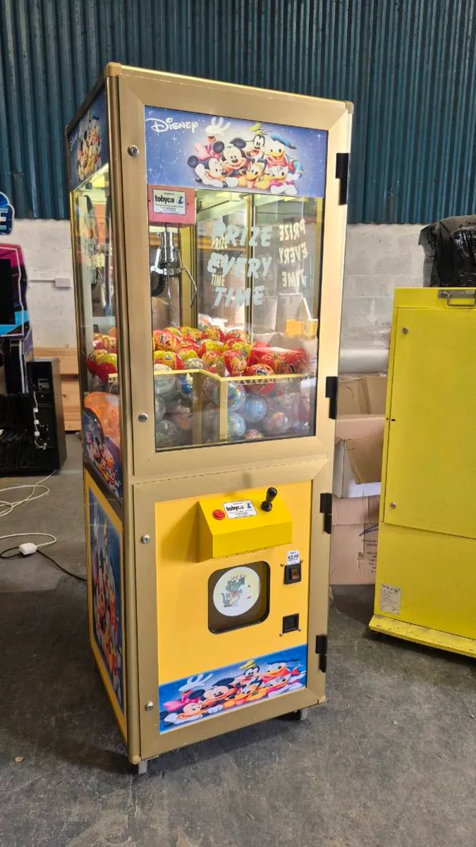 Arcade Claw Machine - Image 1