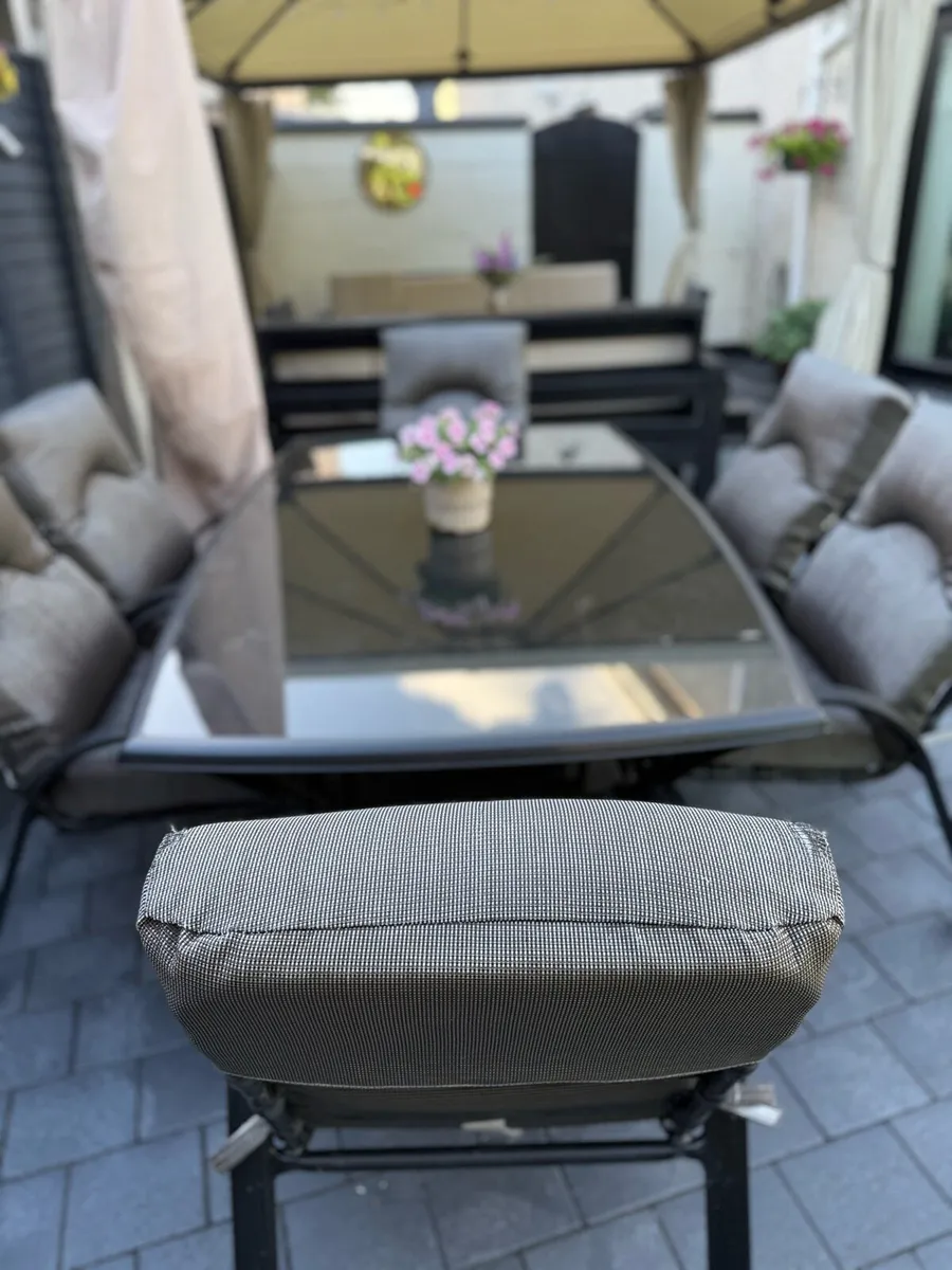 Garden furniture - Image 1