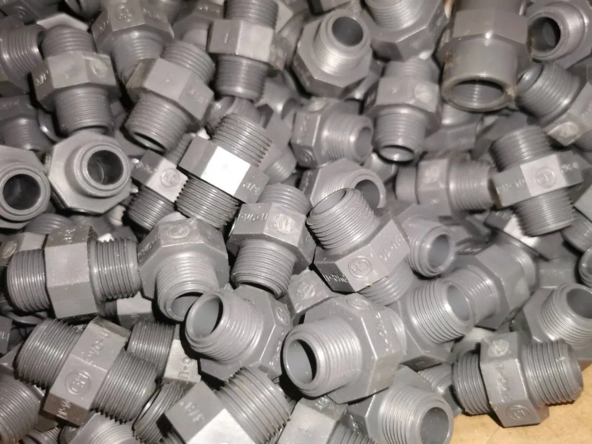 700 x Plumbing Fittings 3/8 - Image 2