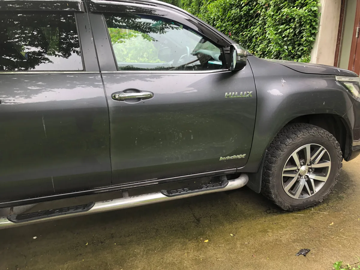 Toyota Hilux 2019 - Image 2