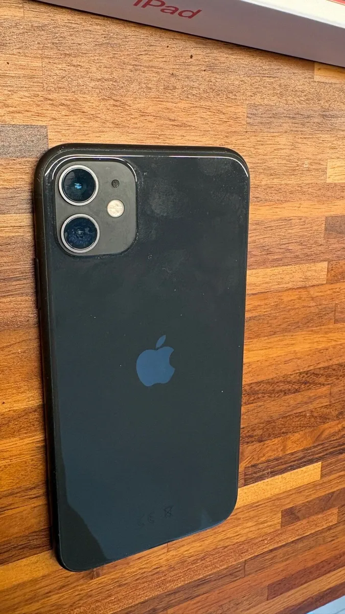 iPhone 11 64GB including cover - Image 2