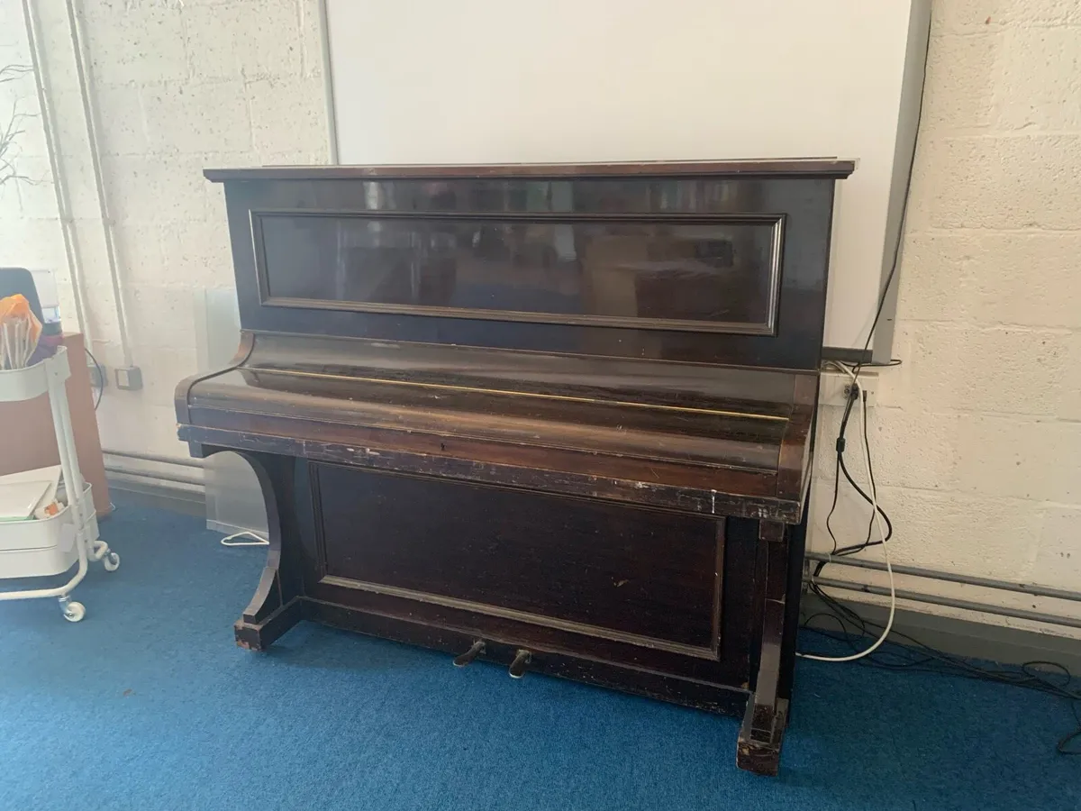 Upright Elysian piano - Image 1
