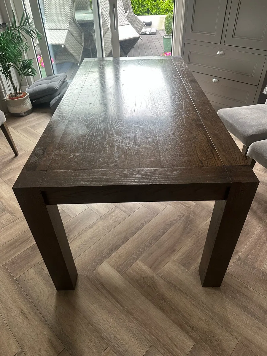 Dining table - Image 1