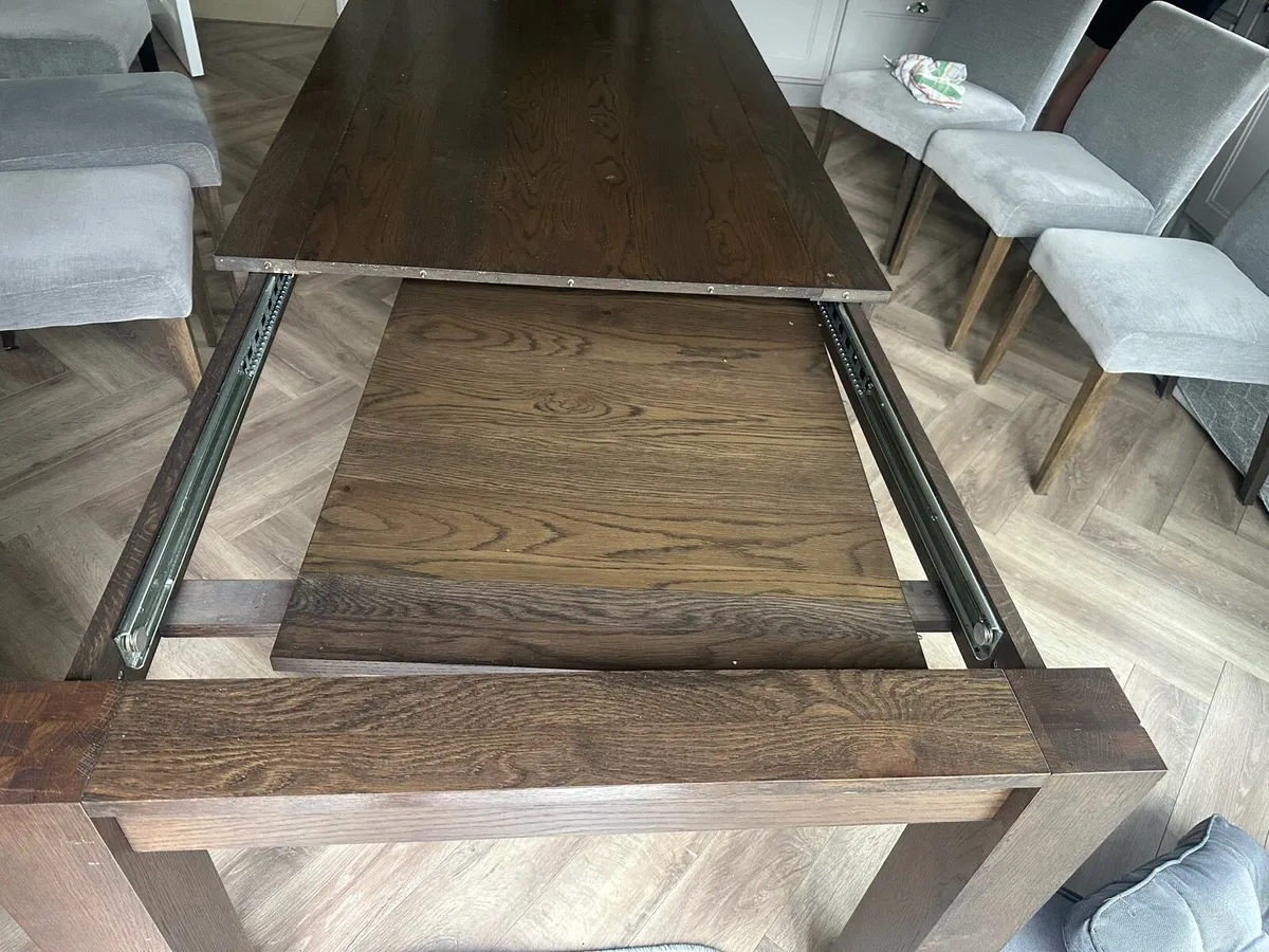 Dining table - Image 2
