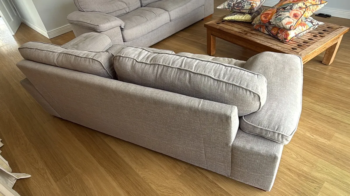 Free - two matching Sofas - Image 4