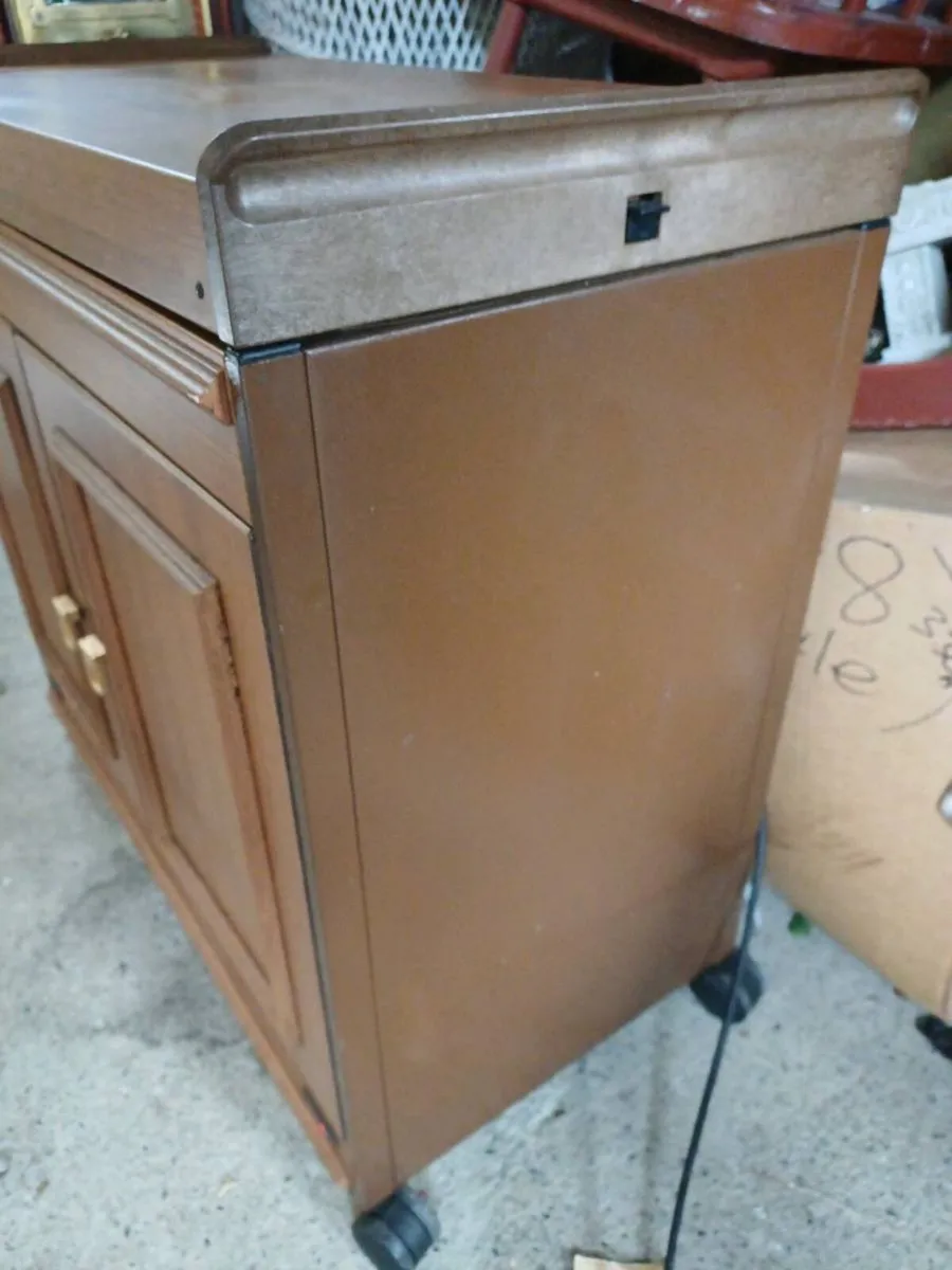 1970s Hostess Electric Trolley - Image 3