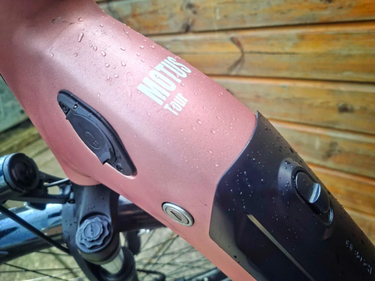 Raleigh Motus Tour E-City Bike, Pink, Medium 51cm - Image 1