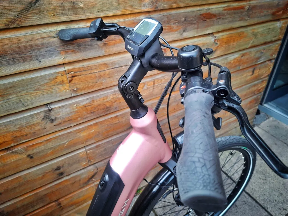 Raleigh Motus Tour E-City Bike, Pink, Medium 51cm - Image 2