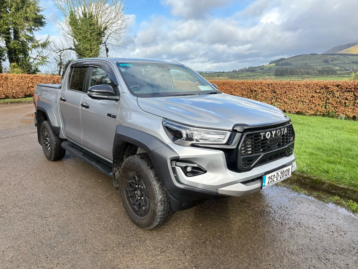 252 Toyota Hilux GR Sport - Image 2