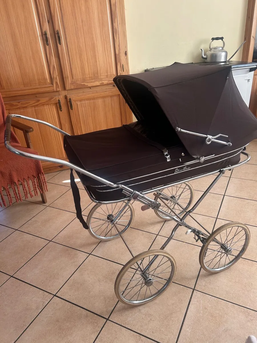 Vintage SilverCross Pram - Image 1