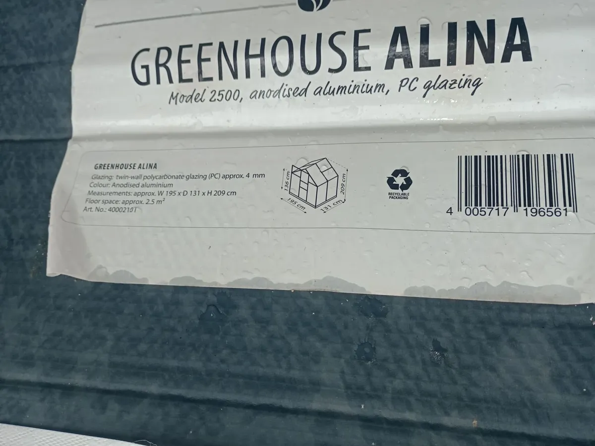 Aluminium glasshouse - Image 1