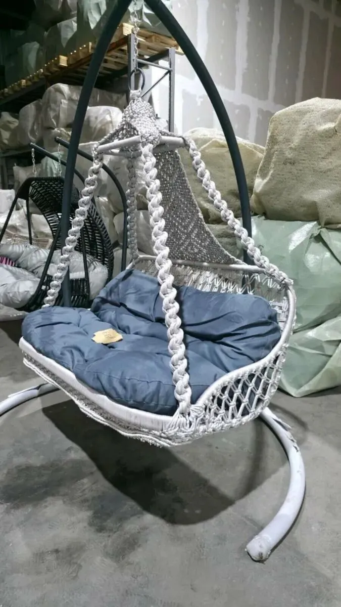 Double Swing Chair with frame and cushion - Image 4