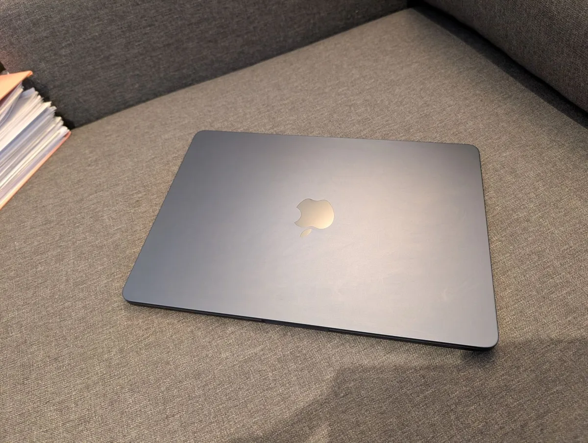 Macbook Air M4 512GB SSD 2025 Perfect Condition - Image 1