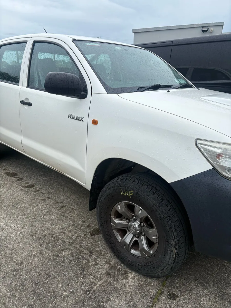 Toyota Hilux with new Chassis - Image 3