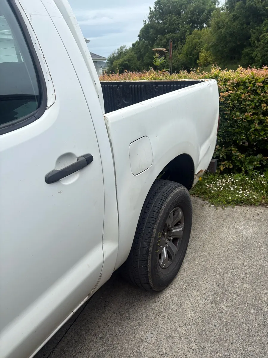 Toyota Hilux with new Chassis - Image 4