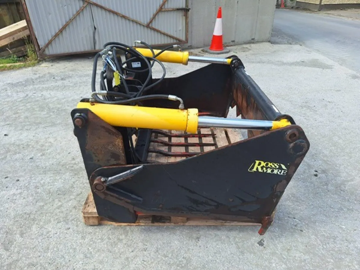 2019 Rossmore 4'6" Bale Cutter 26144 - Image 3