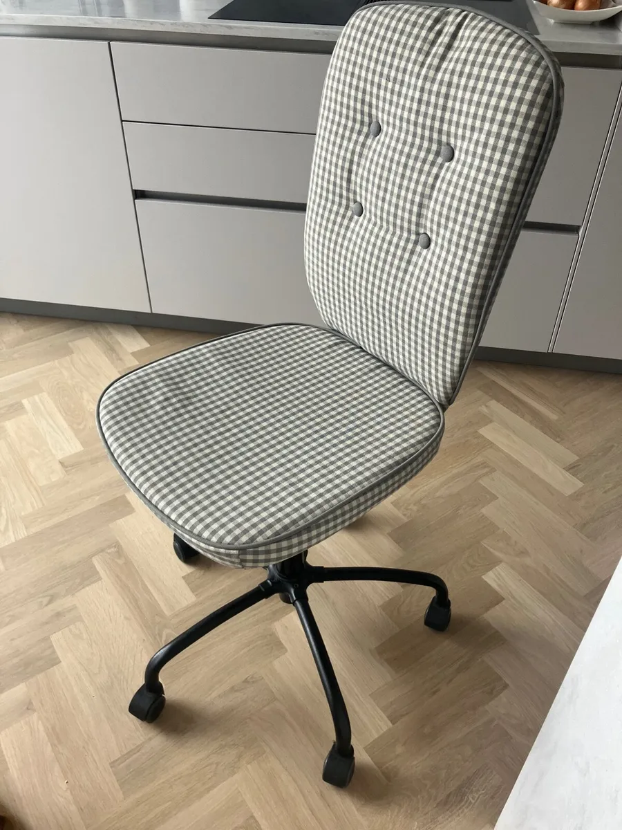 Office swivel chair - Image 1