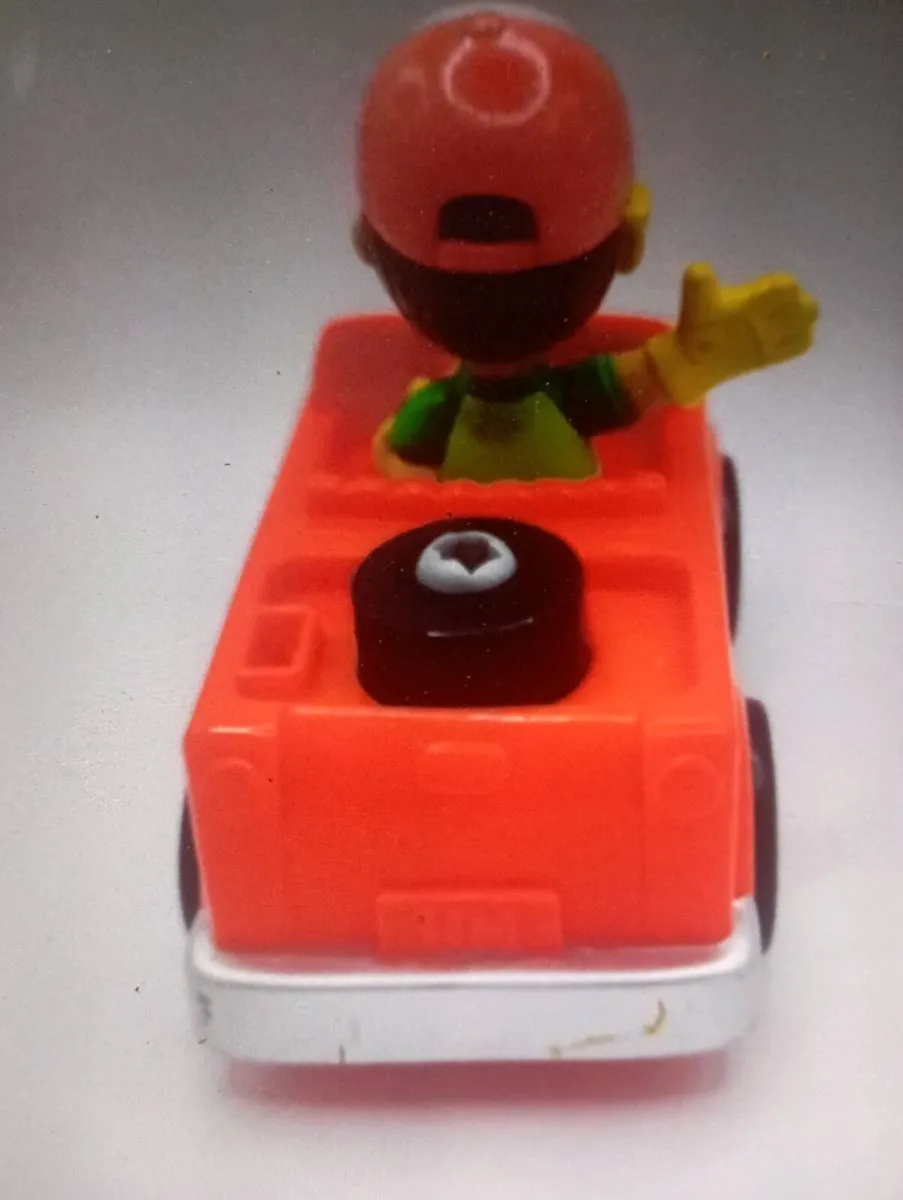 FISHER PRICE TOY  HANDY MANNY  PLASTIC 6" RED CAR - Image 3