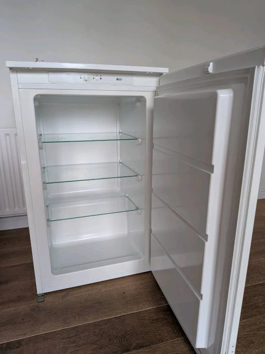 Freezer, integrated under counter - Image 2
