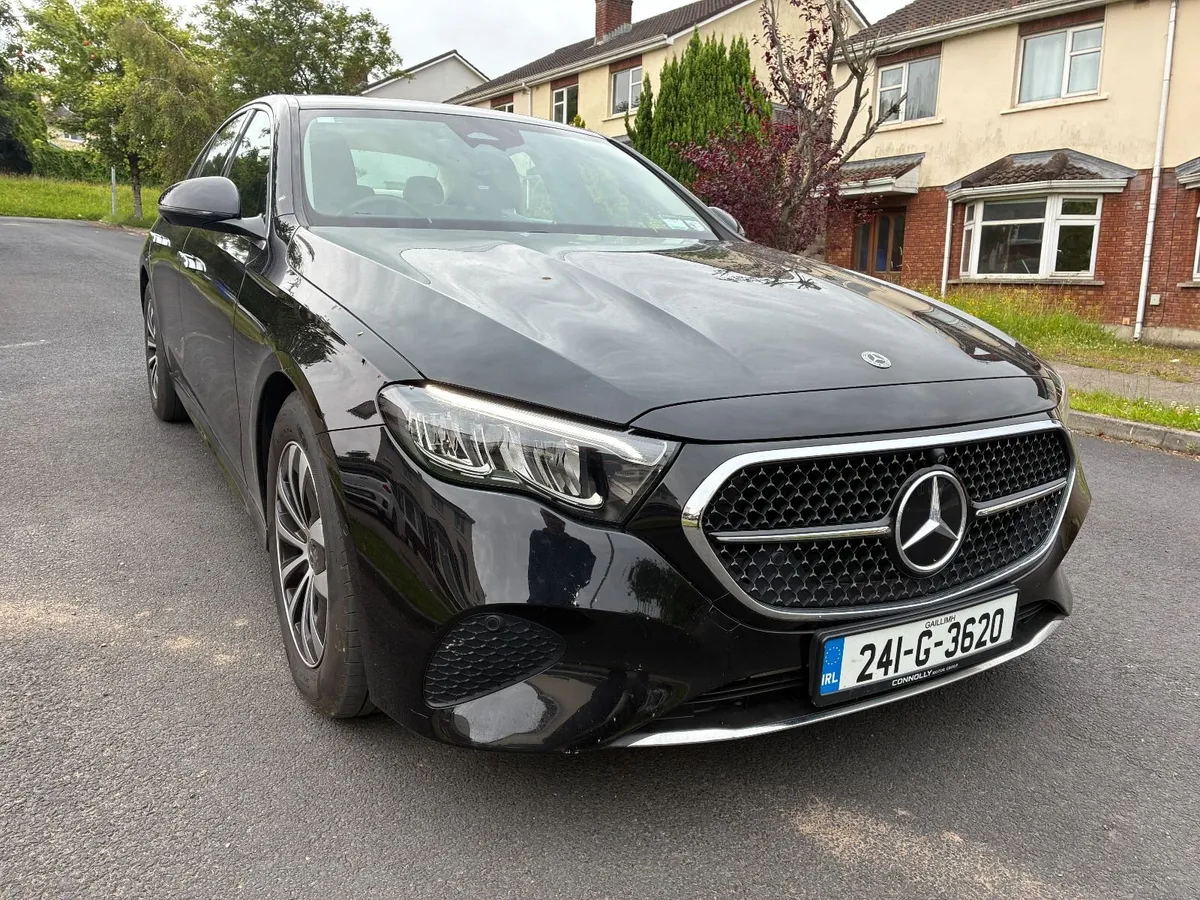 Mercedes-Benz E-Class 2024 - Image 1