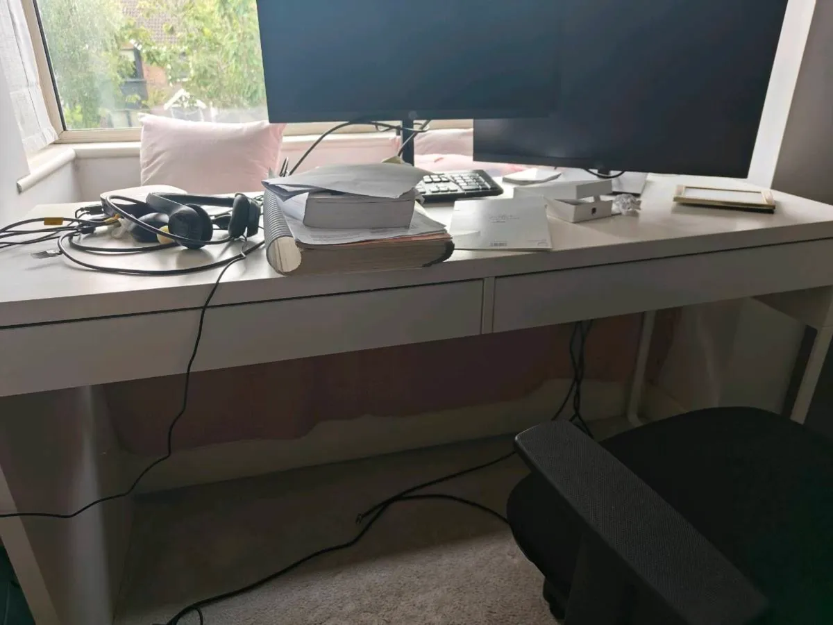 Office Desk - Image 1