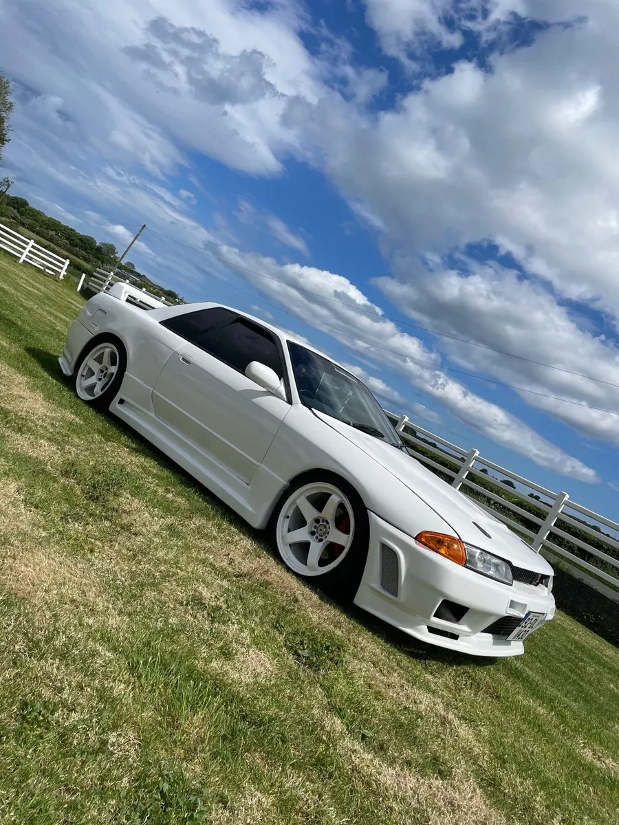 Nissan Skyline 1992 - Image 1