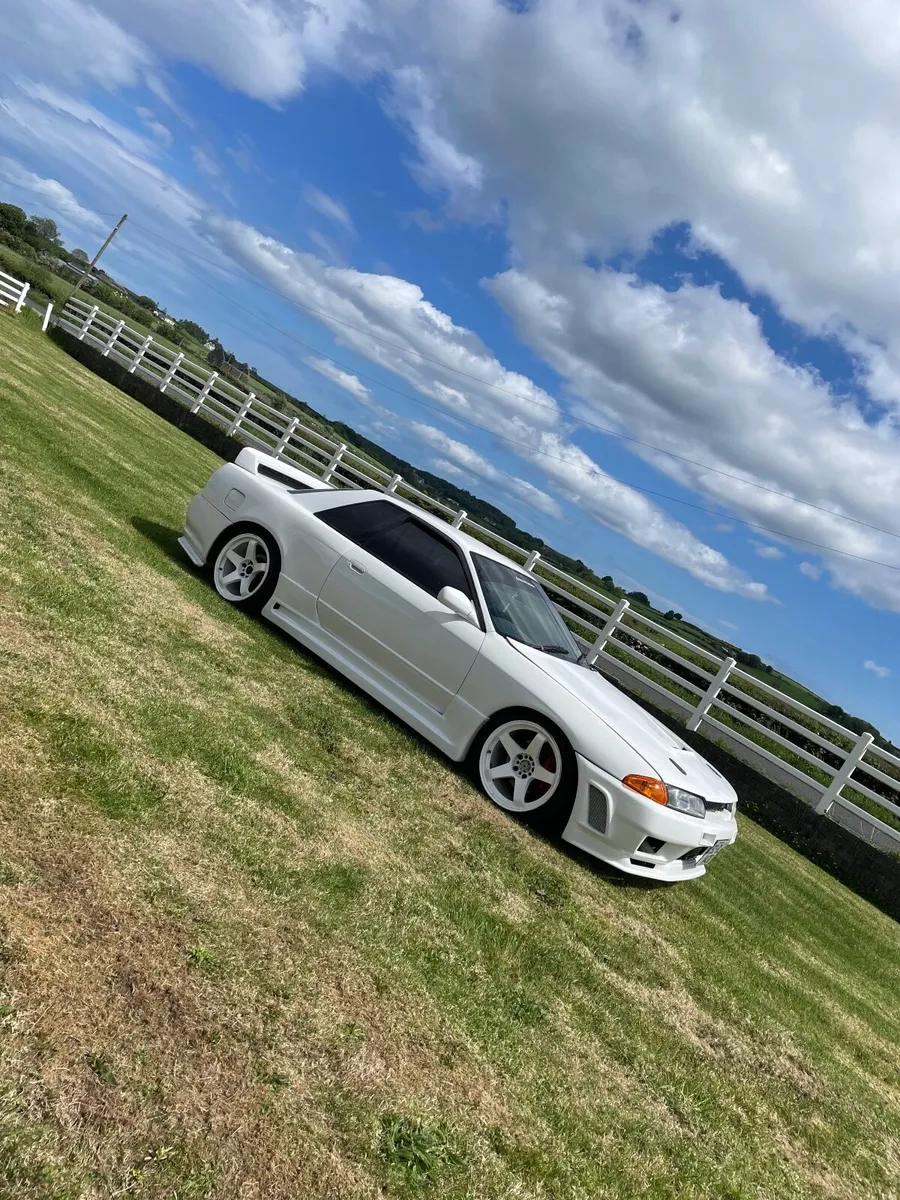 Nissan Skyline 1992 - Image 2