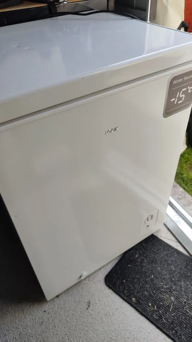 Chest freezer Logik 142 Litre capacity €75 ono - Image 1