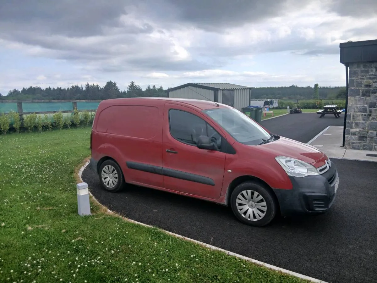 Van - Image 2