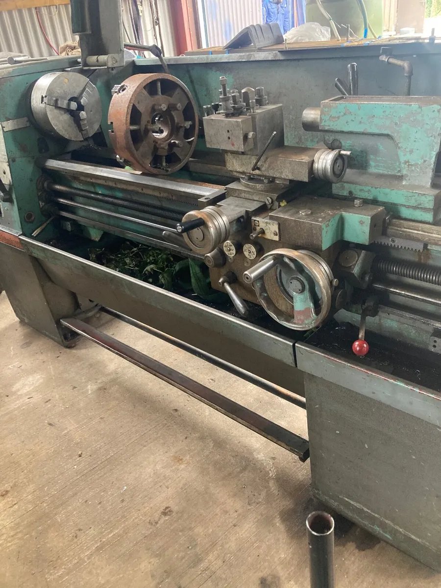 Colchester triumph lathe - Image 2