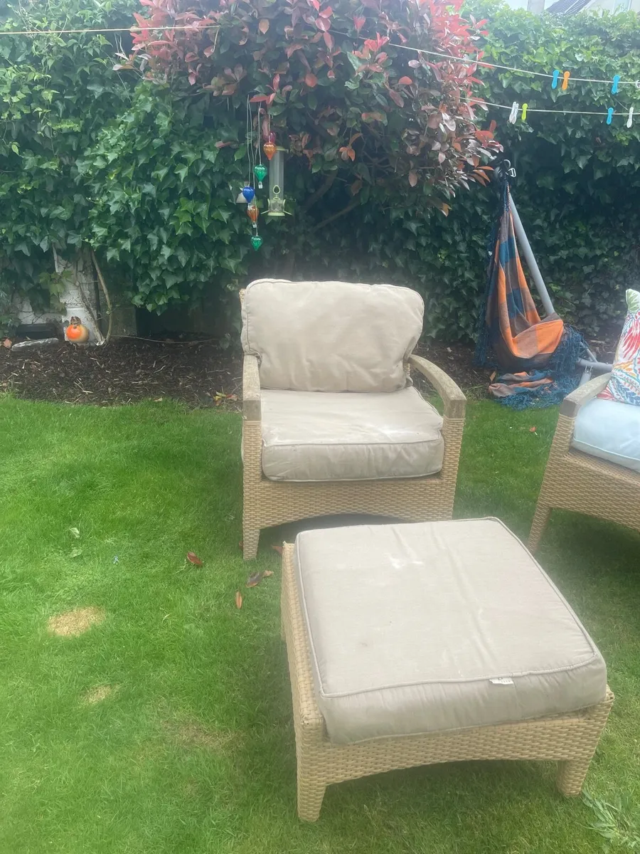 Garden furniture - Image 1