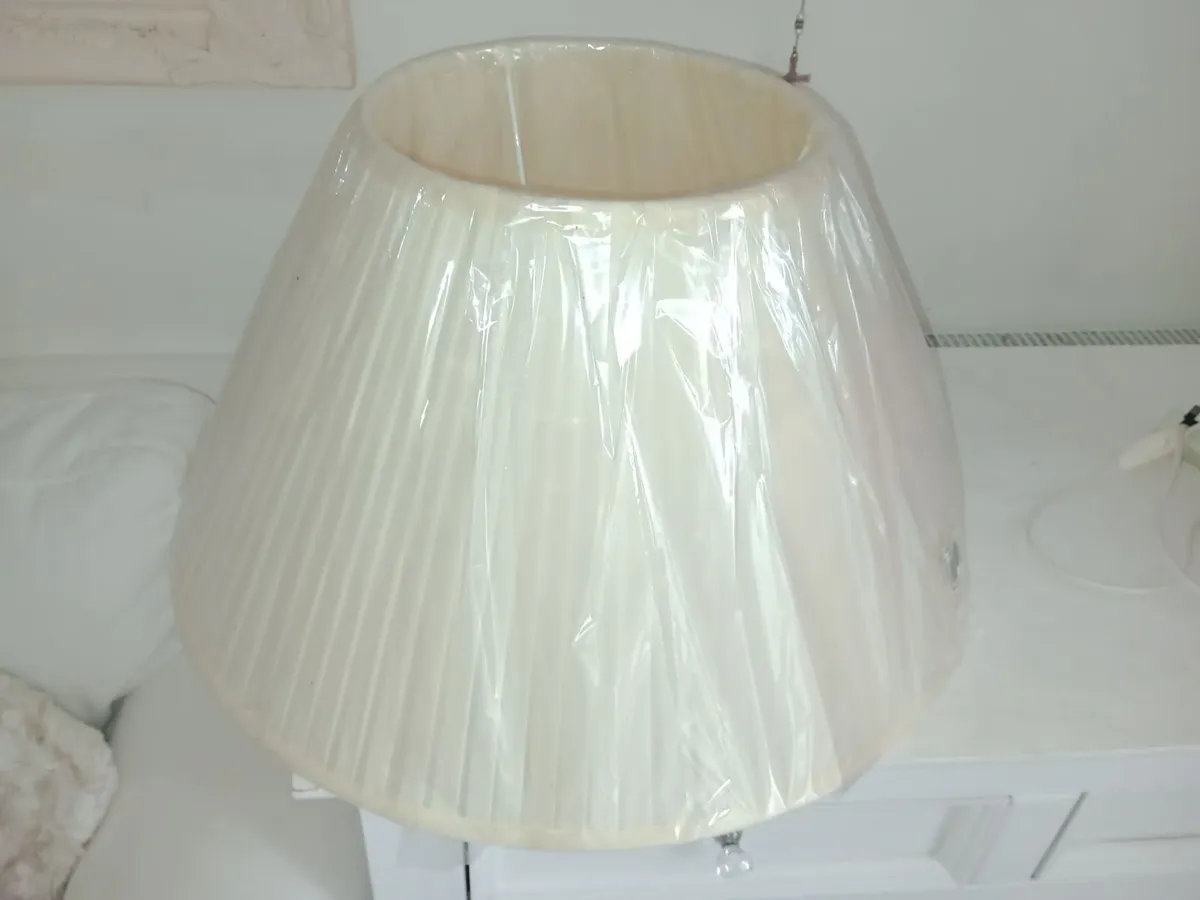 2 large Lampshades brand new - Image 1