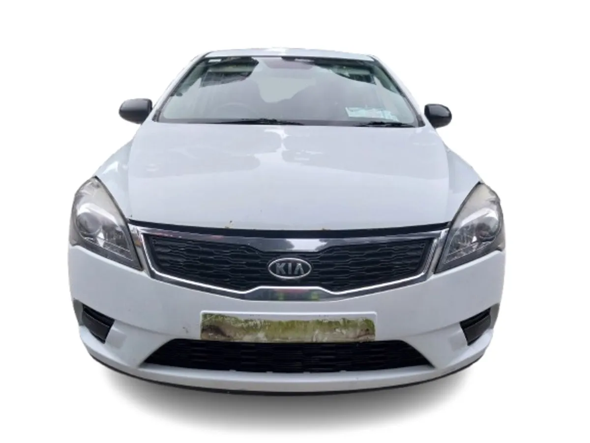 2010 KIA CEED For Breaking/Dismantling - Image 2