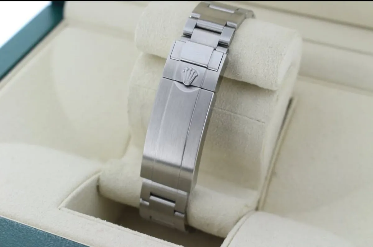 Rolex Submariner Date - Image 4