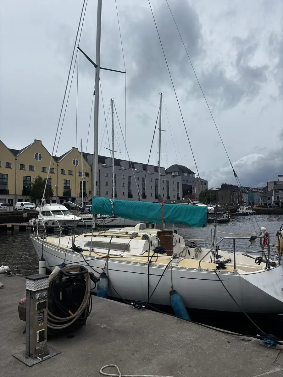 Yacht - Image 1