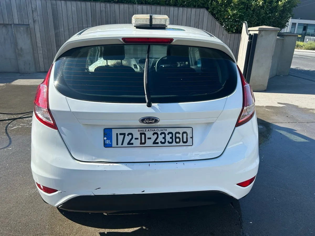 2017 ford fiesta - Image 3
